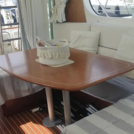 Bateau De Roland * Saint-Laurent-du-Var