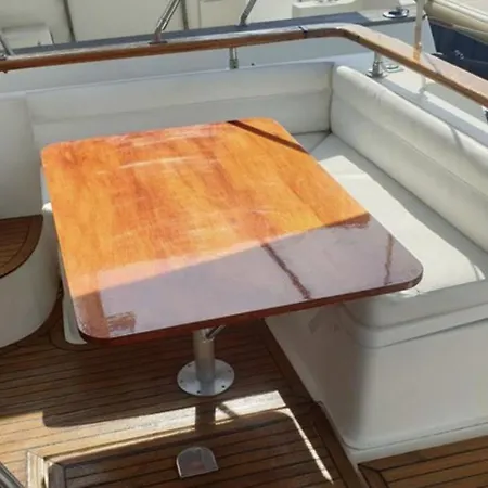 Úszó hotel Bateau De Roland